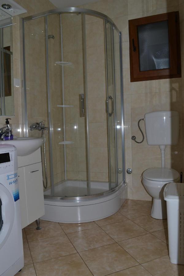 Guest House Radulovic Petrovac na moru Exterior foto