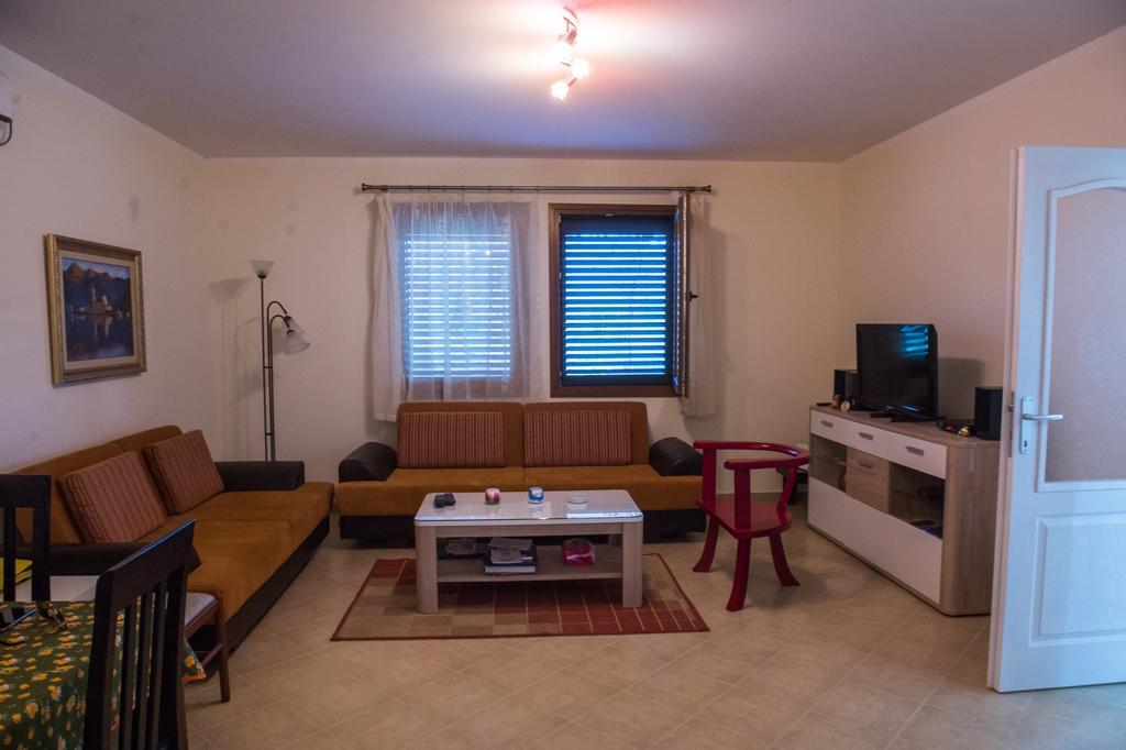 Guest House Radulovic Petrovac na moru Exterior foto